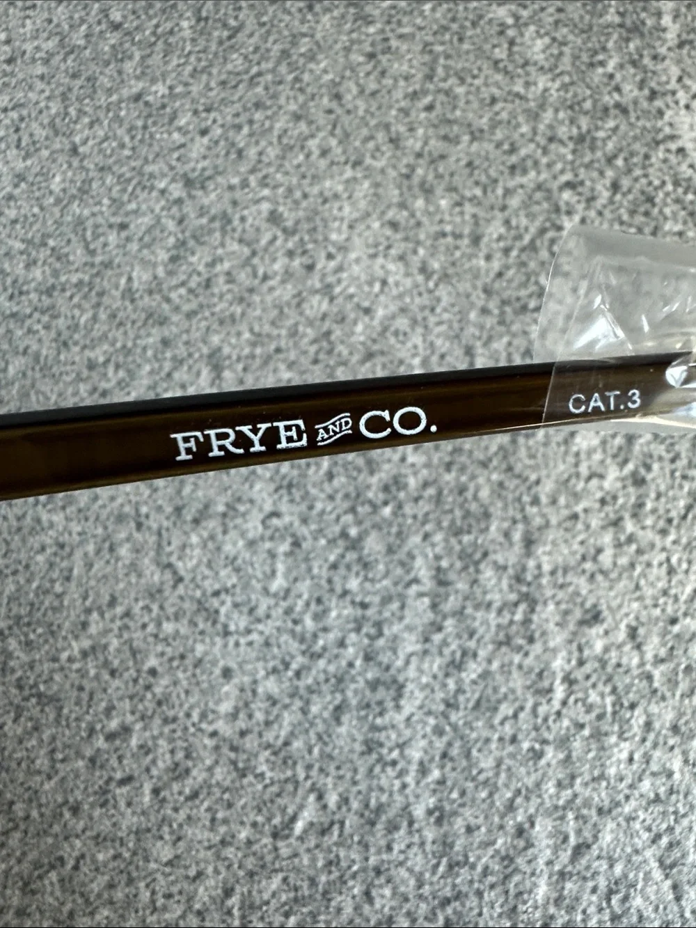 NWT FRYE Savannah Women’s Sunglasses in Olive Gold Slim Oval Metal Frame No Case